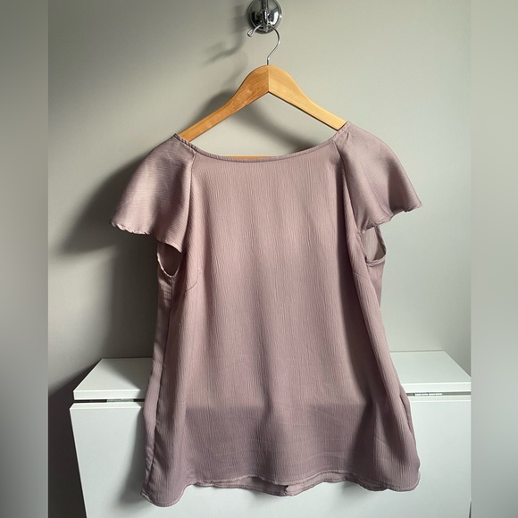 Short sleeved blouse with ruffle detail in back - Picture 1 of 5